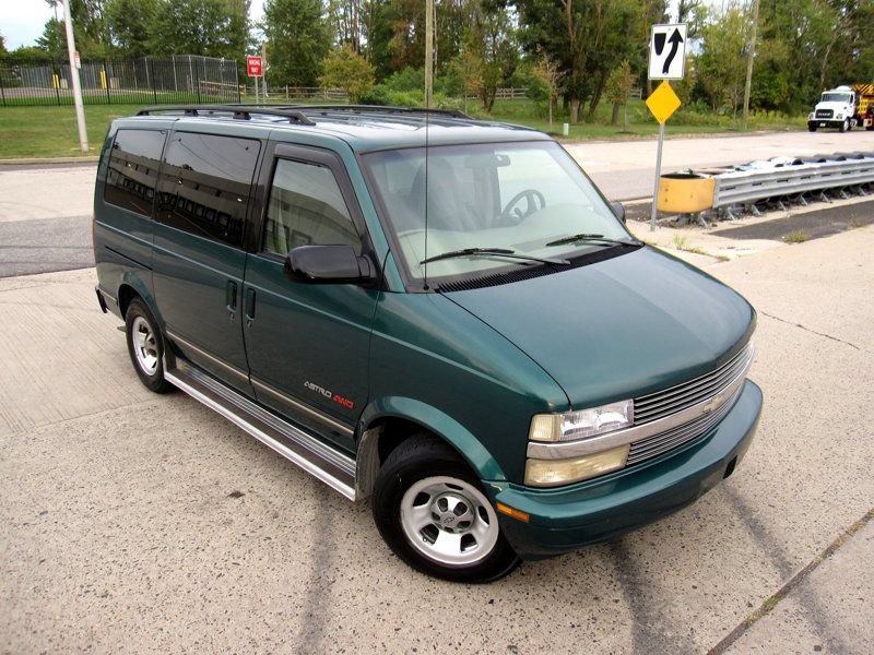 Used 1998 Chevrolet Astro AWD Passenger image 2