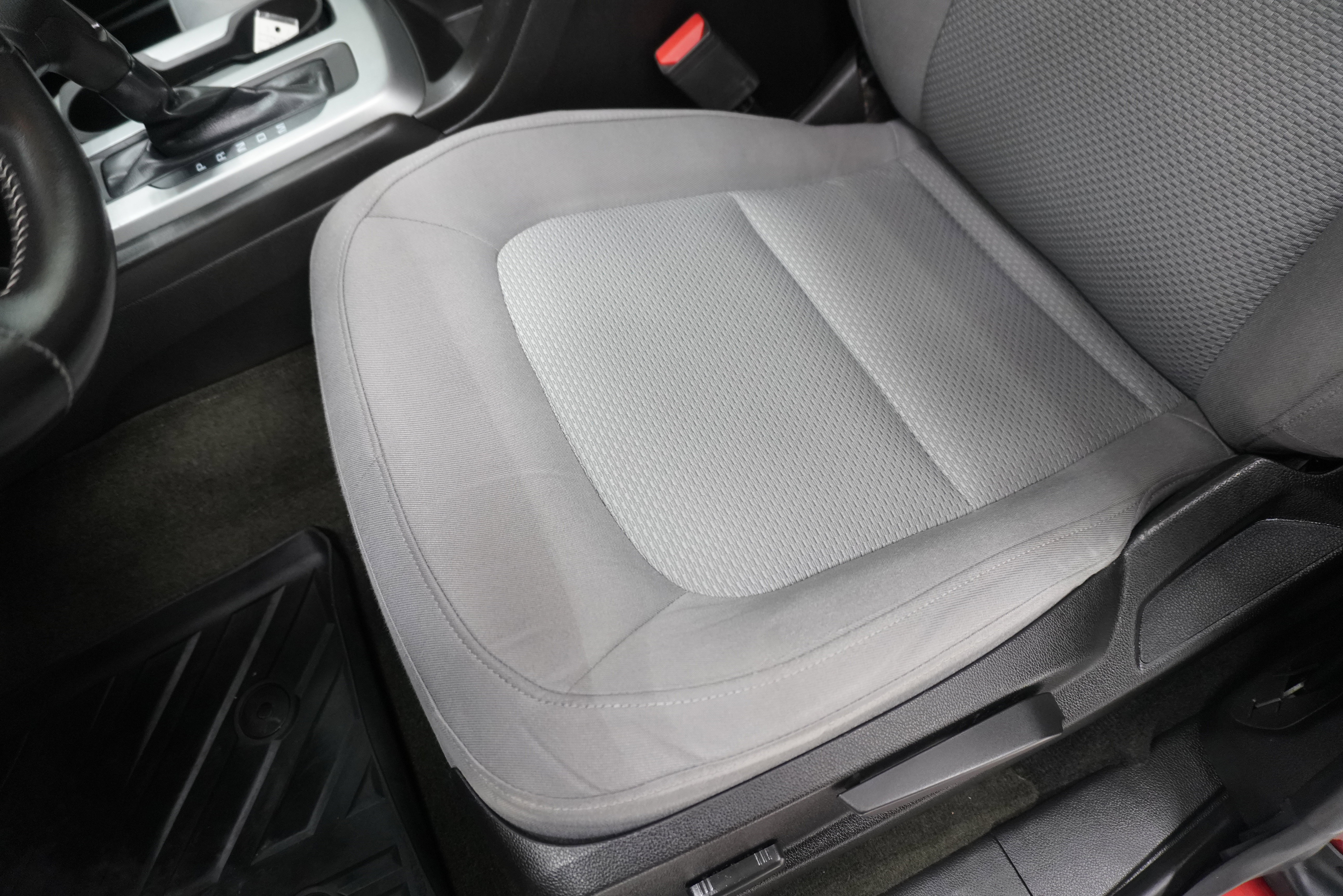 Used 2015 Chevrolet Colorado LT AWD/4WD image 13