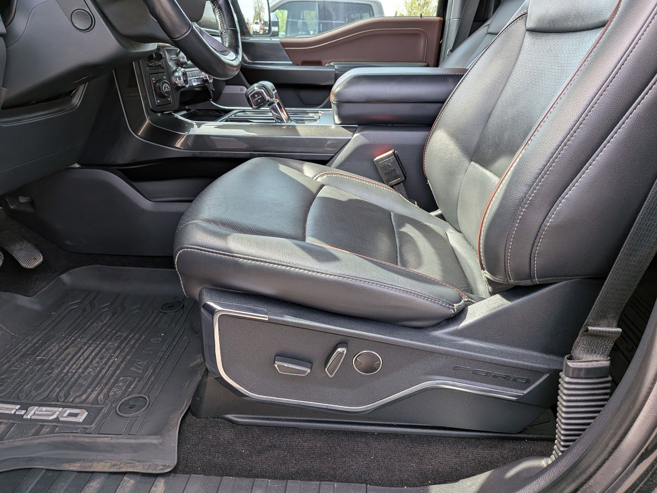 Certified 2021 Ford F150 Lariat w/ Equipment Group 502A High image 17