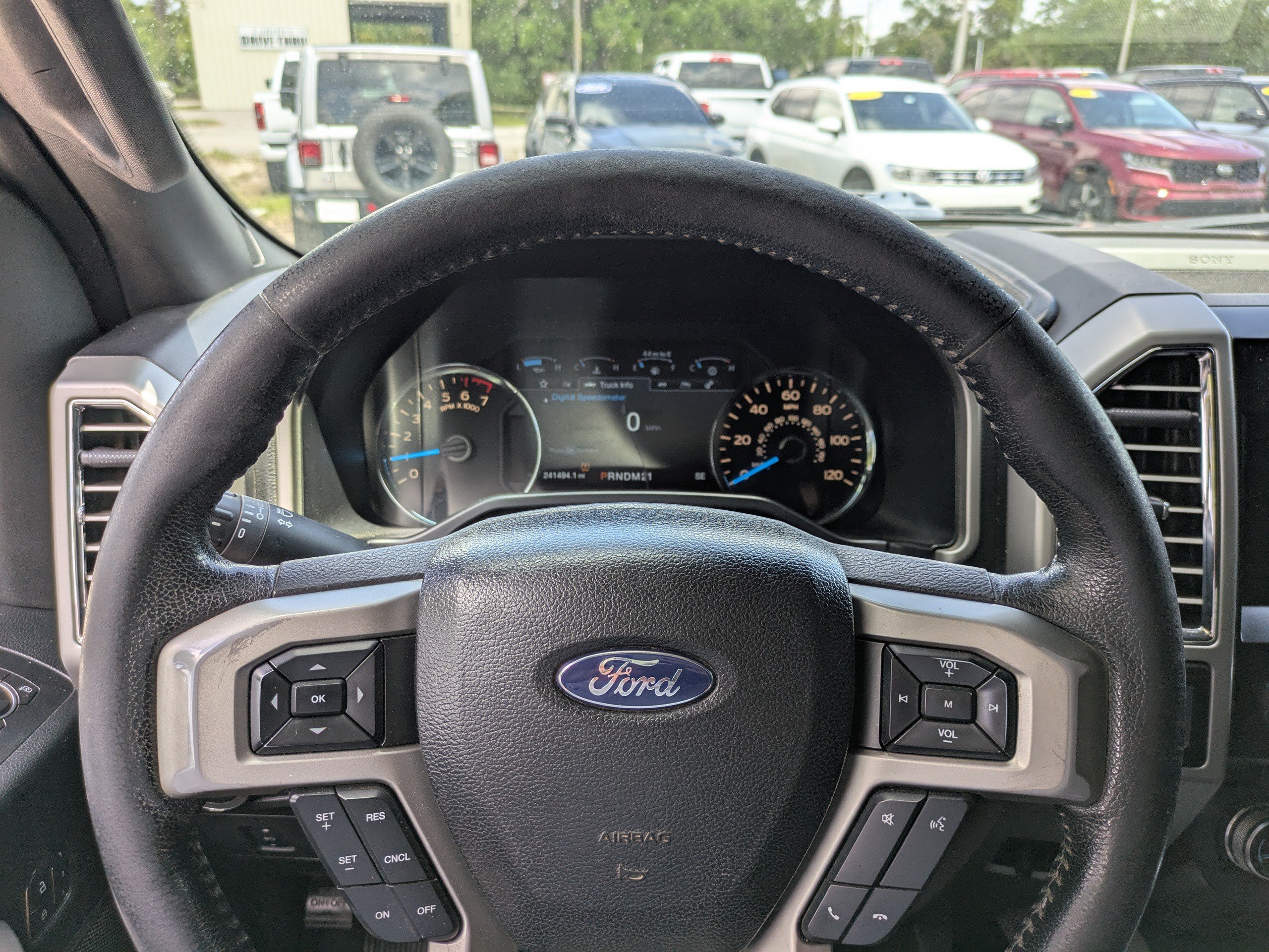 Used 2015 Ford F150 Lariat w/ Equipment Group 502A Luxury AWD/4WD image 24