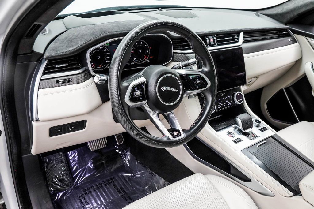 Used 2021 Jaguar F-PACE SVR image 15
