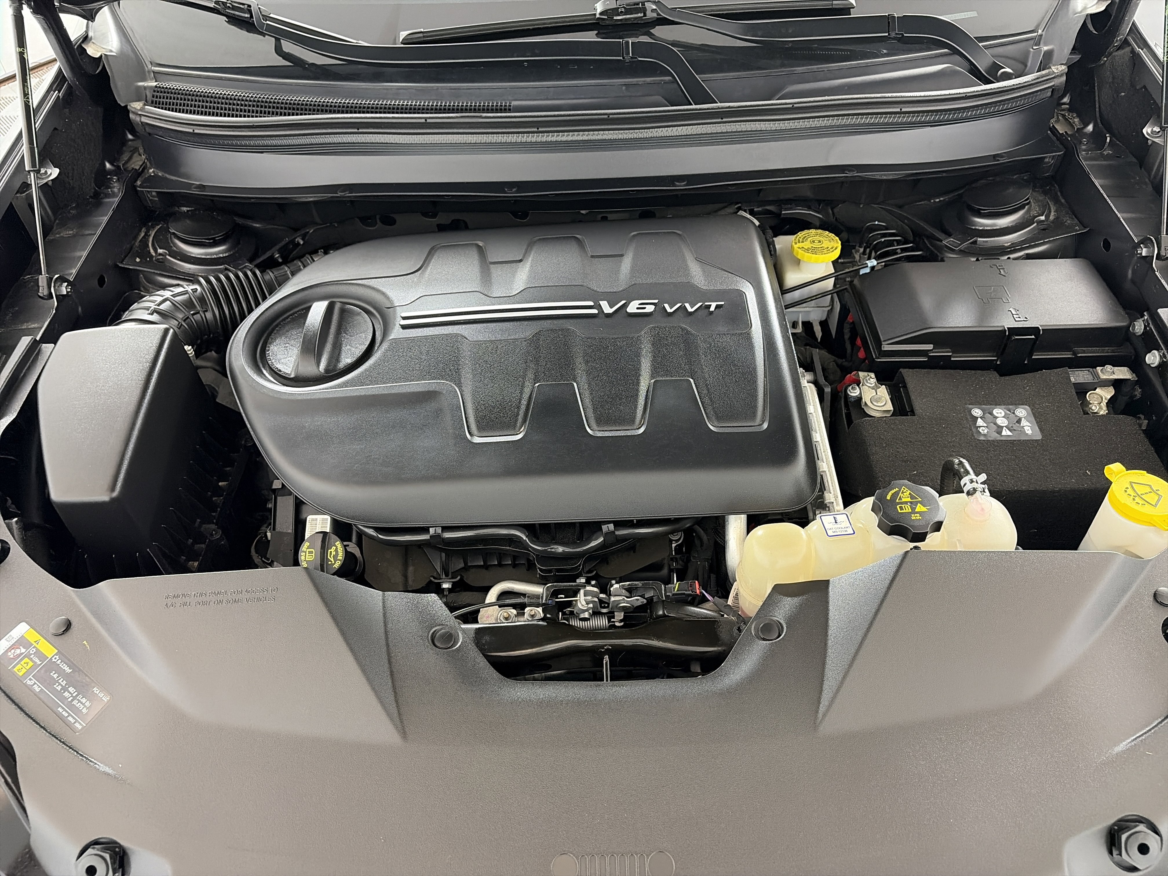 Used 2022 Jeep Cherokee Trailhawk w/ Premium Leather Package image 11