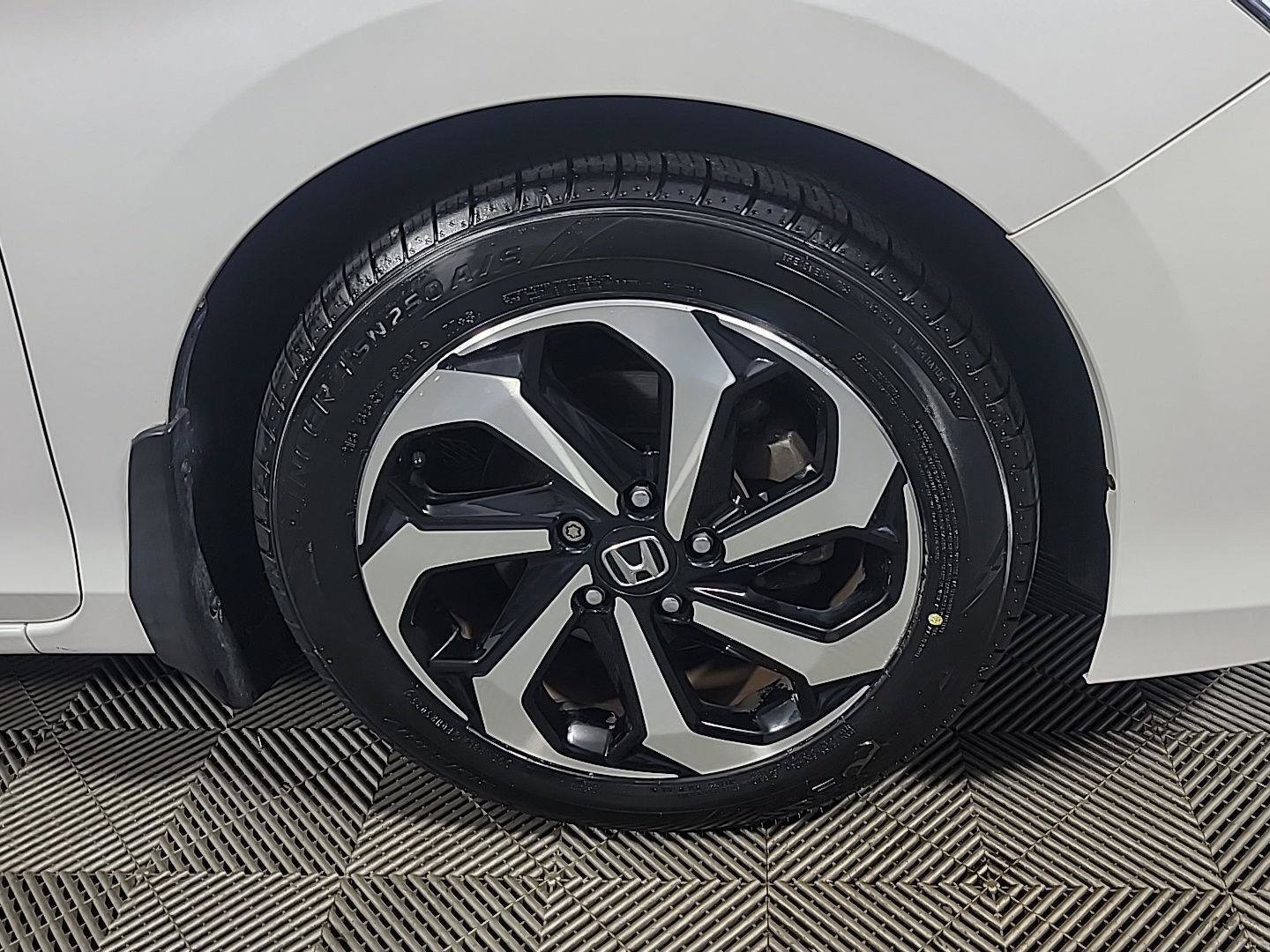 Certified 2017 Honda Accord EX image 3