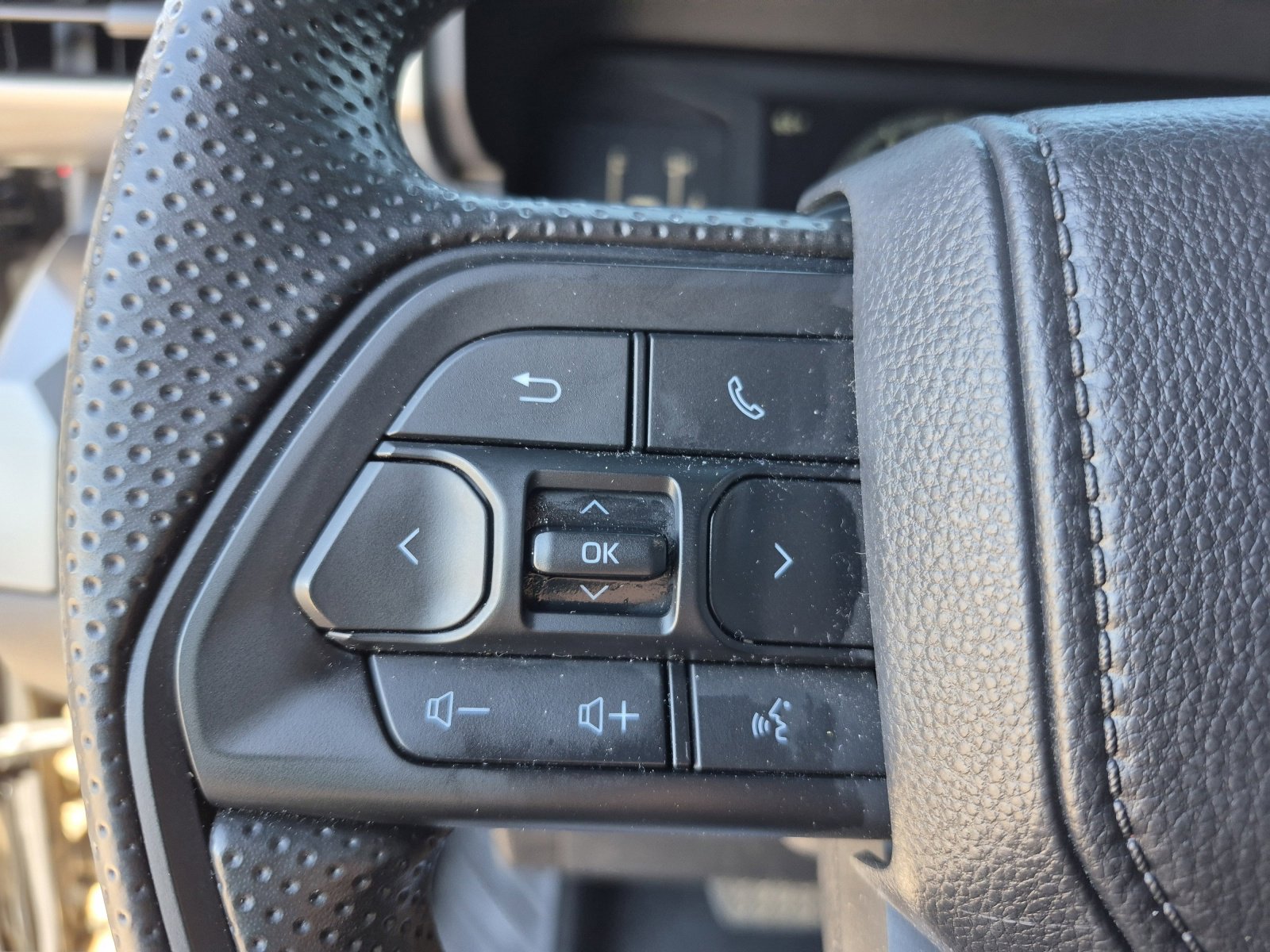 Certified 2025 Toyota Tacoma SR5 image 26