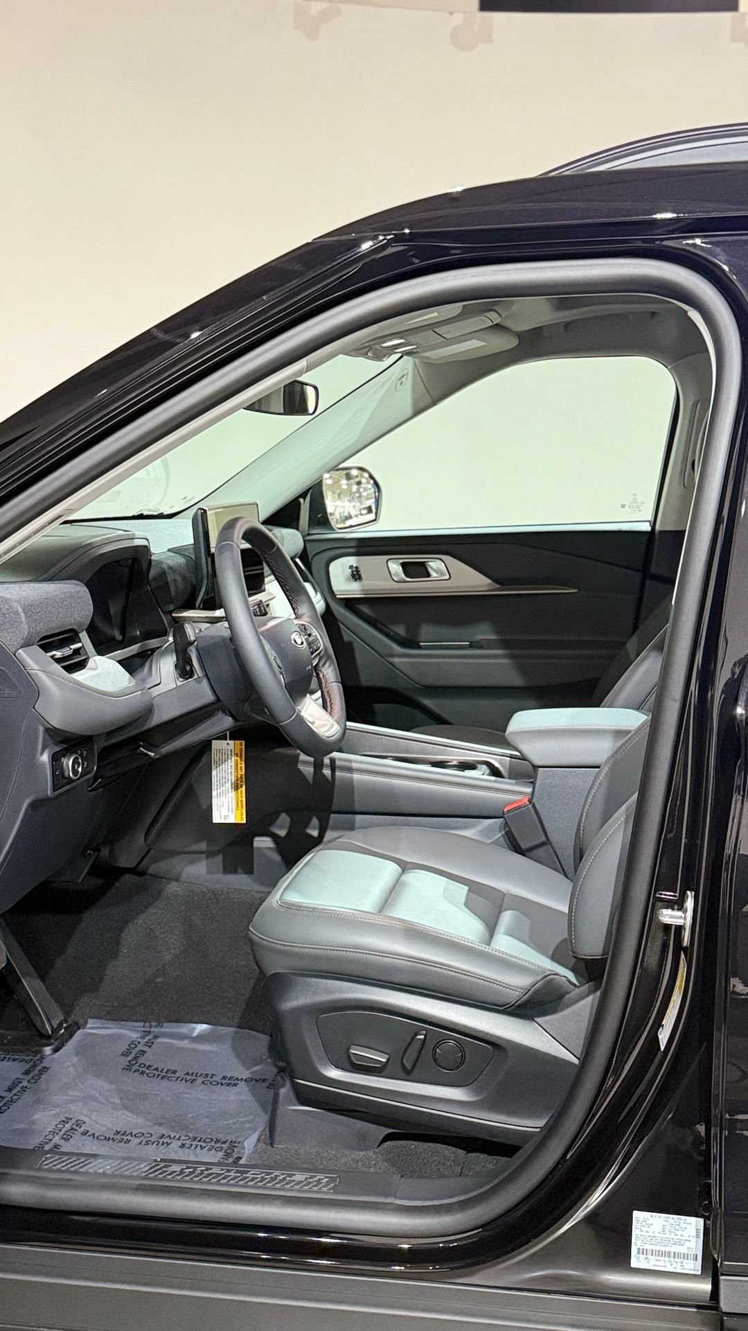 New 2026 Ford Explorer Active w/ Active Comfort Package AWD/4WD image 44