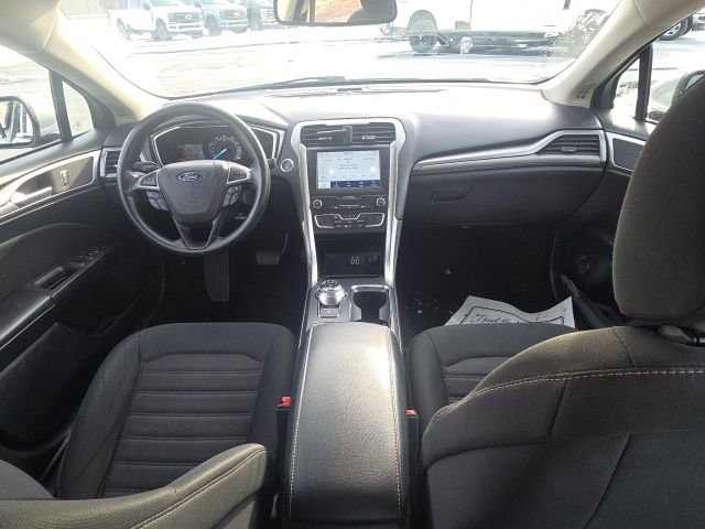 Used 2020 Ford Fusion SE image 20