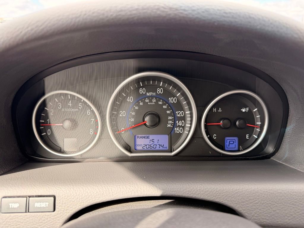 Used 2012 Hyundai Veracruz Limited w/ Entertainment Pkg image 12