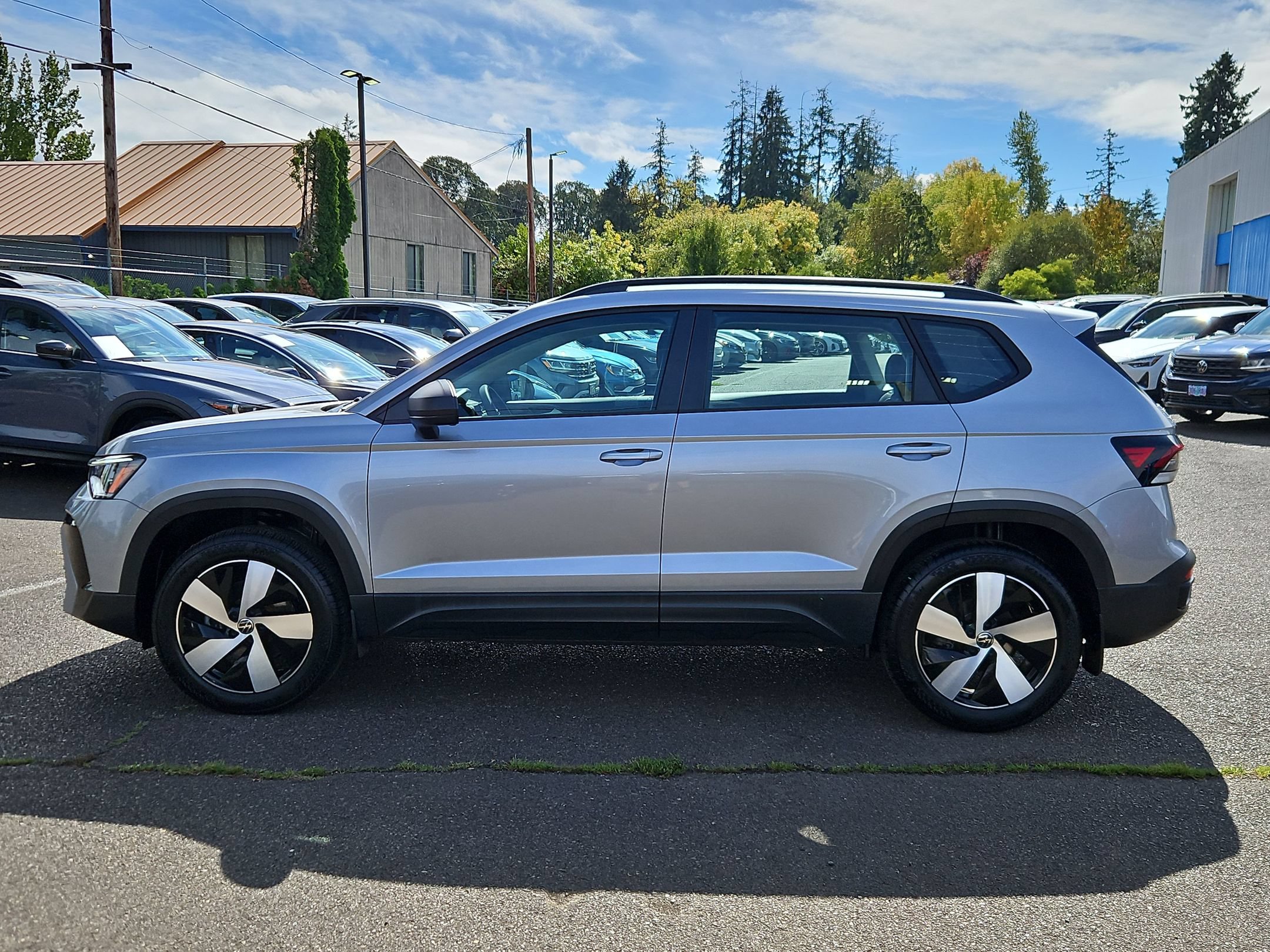 Used 2025 Volkswagen Taos S AWD/4WD image 2