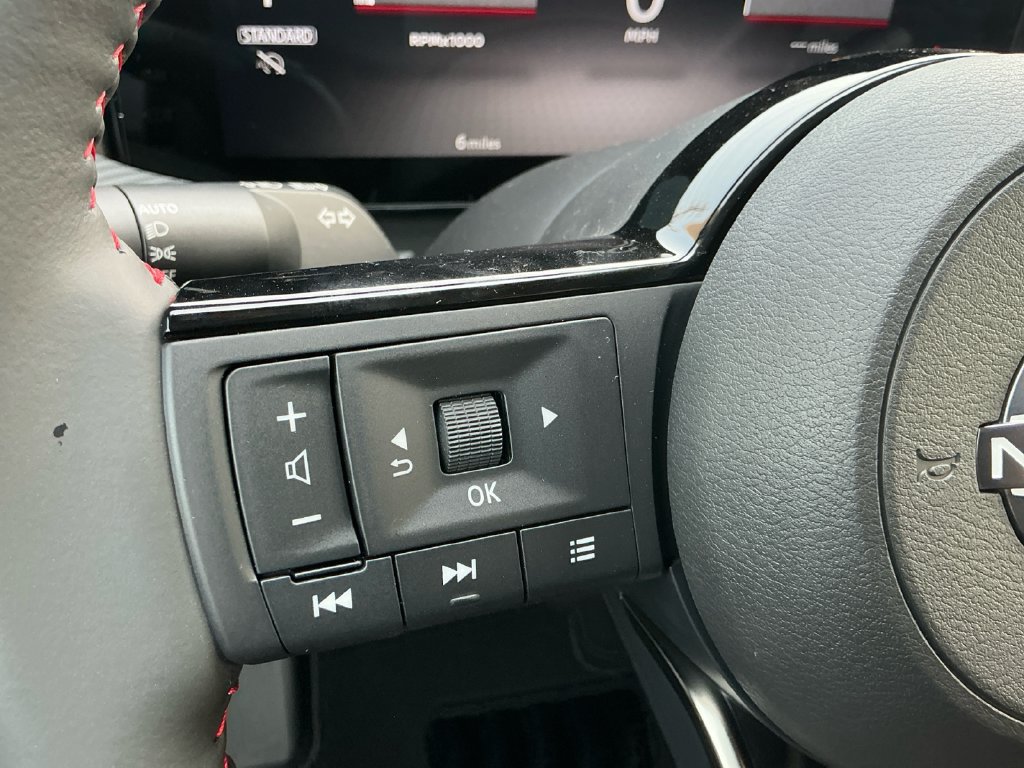 New 2026 Nissan Kicks SR w/ SR Premium Package FWD image 21