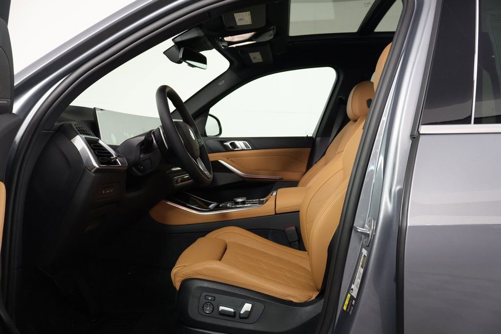 New 2026 BMW X5 xDrive50e w/ Premium Package image 5