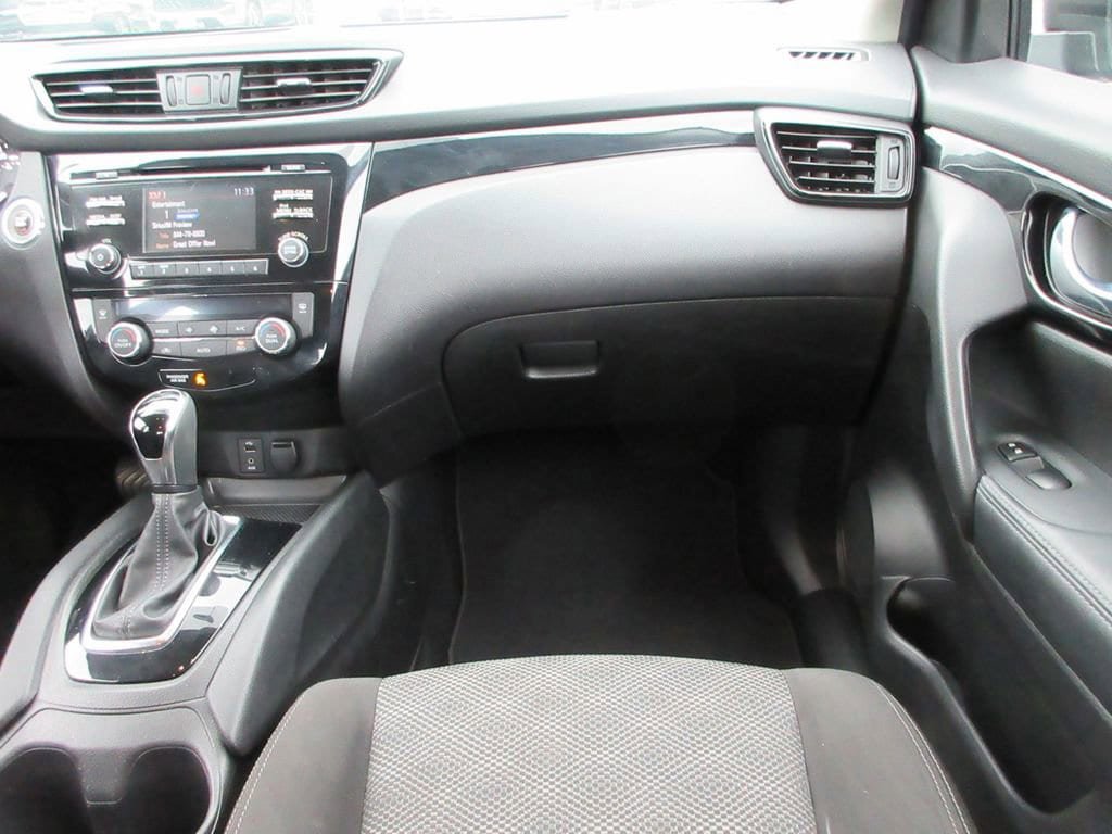 Used 2017 Nissan Rogue Sport SV AWD/4WD image 18