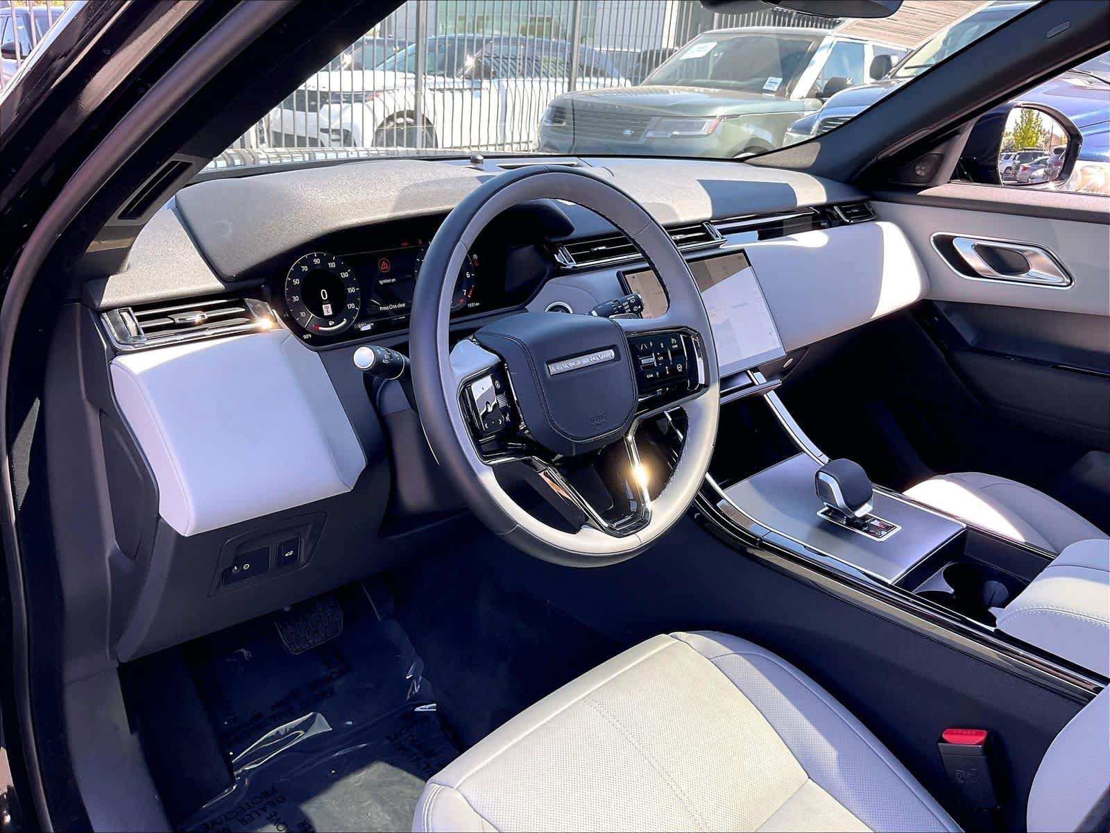 Used 2026 Land Rover Range Rover Velar S AWD/4WD image 17