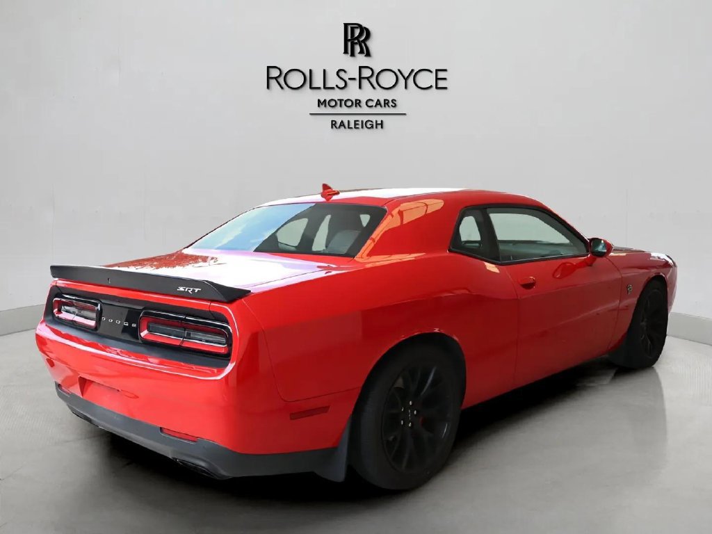Used 2015 Dodge Challenger SRT Hellcat RWD image 4