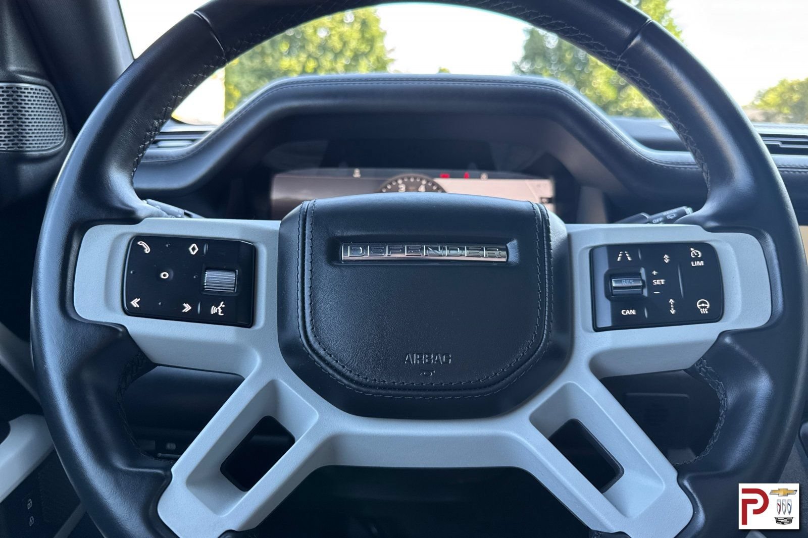 Used 2023 Land Rover Defender 90 X-Dynamic SE AWD/4WD image 28