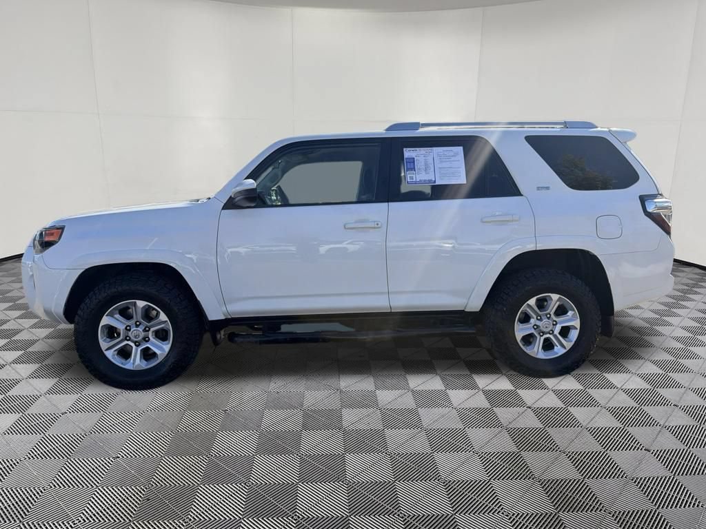 Used 2016 Toyota 4Runner SR5 AWD/4WD image 4