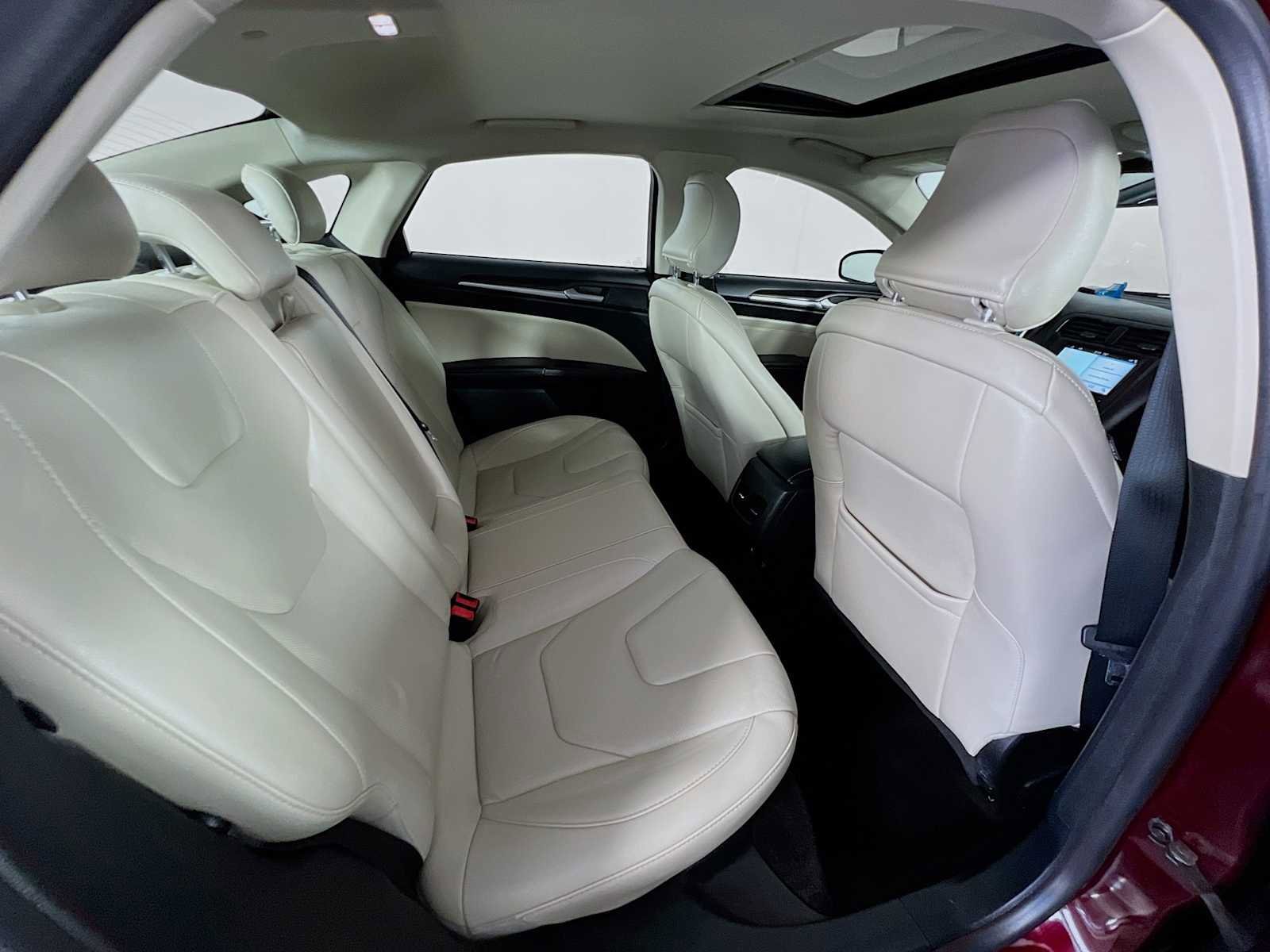 Used 2018 Ford Fusion Energi Titanium FWD image 28