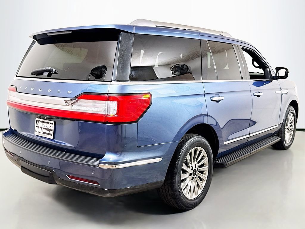 Used 2018 Lincoln Navigator Premiere RWD image 4