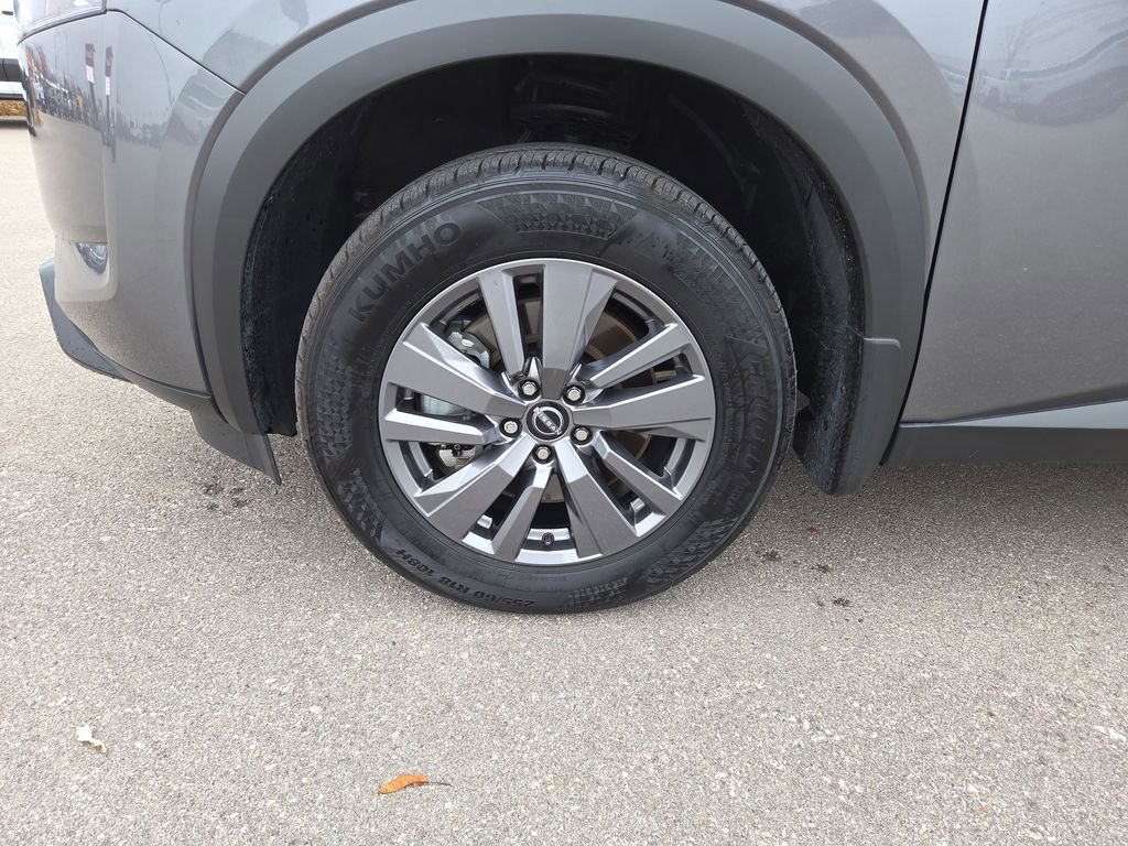 Used 2024 Nissan Pathfinder S image 28