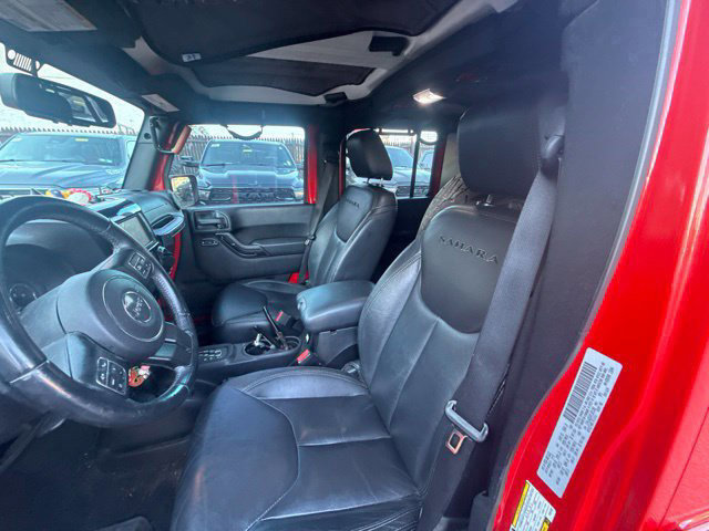 Used 2015 Jeep Wrangler Unlimited Sahara w/ Dual Top Group AWD/4WD image 6