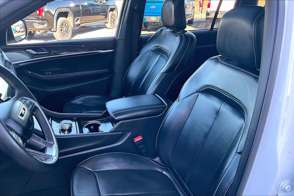 Used 2024 Jeep Grand Cherokee L Limited w/ Luxury Tech Group II image 25