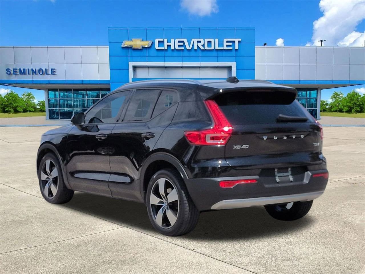 Used 2020 Volvo XC40 T5 Momentum AWD/4WD image 3