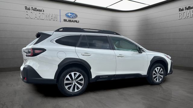 Used 2023 Subaru Outback Premium image 4