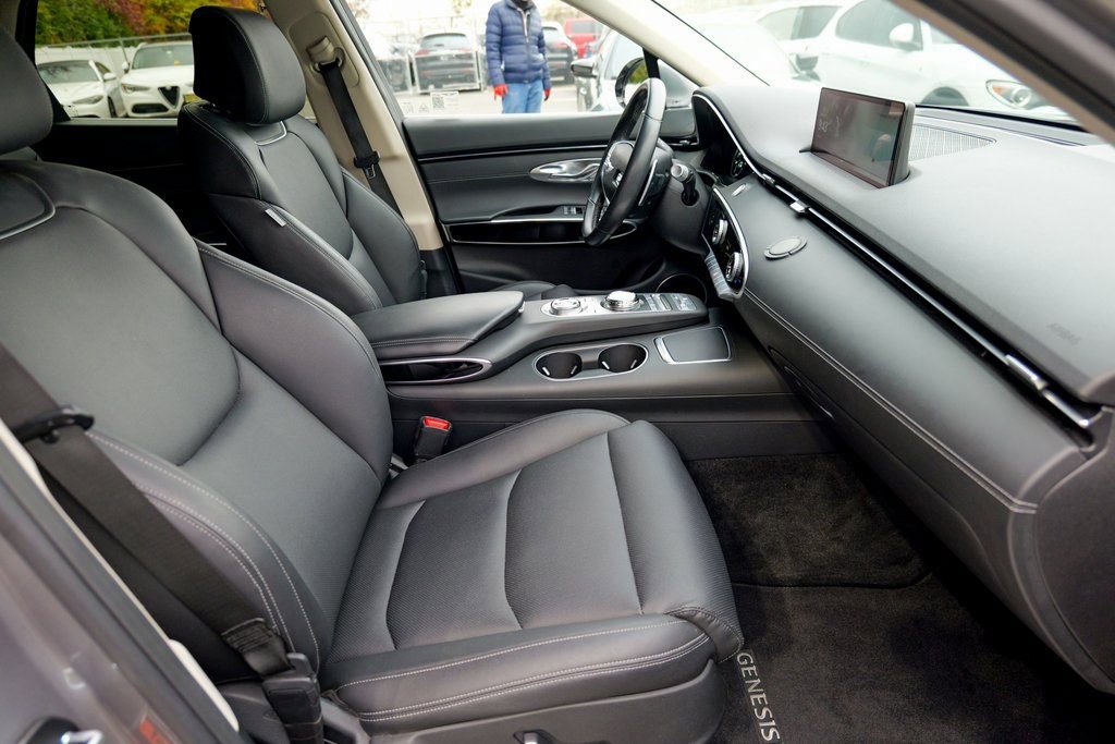 Used 2025 Genesis GV70 2.5T image 39
