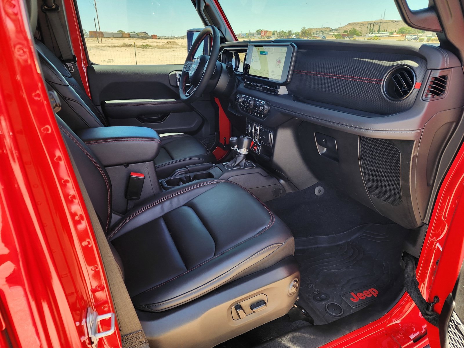Used 2024 Jeep Wrangler Unlimited Rubicon AWD/4WD image 12