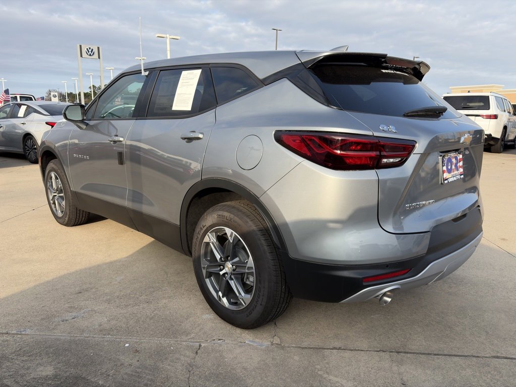 Used 2025 Chevrolet Blazer LT w/ Driver Confidence Package image 5