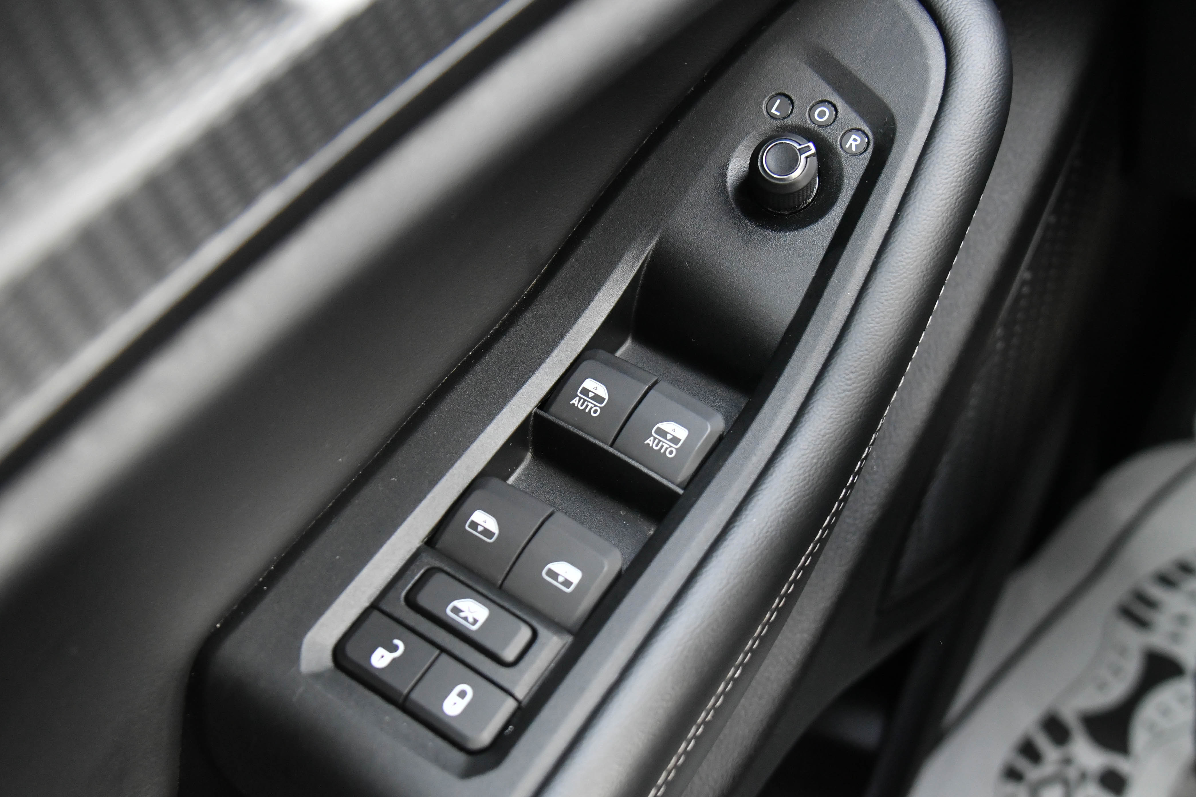 Used 2024 Jeep Grand Cherokee L Laredo image 37