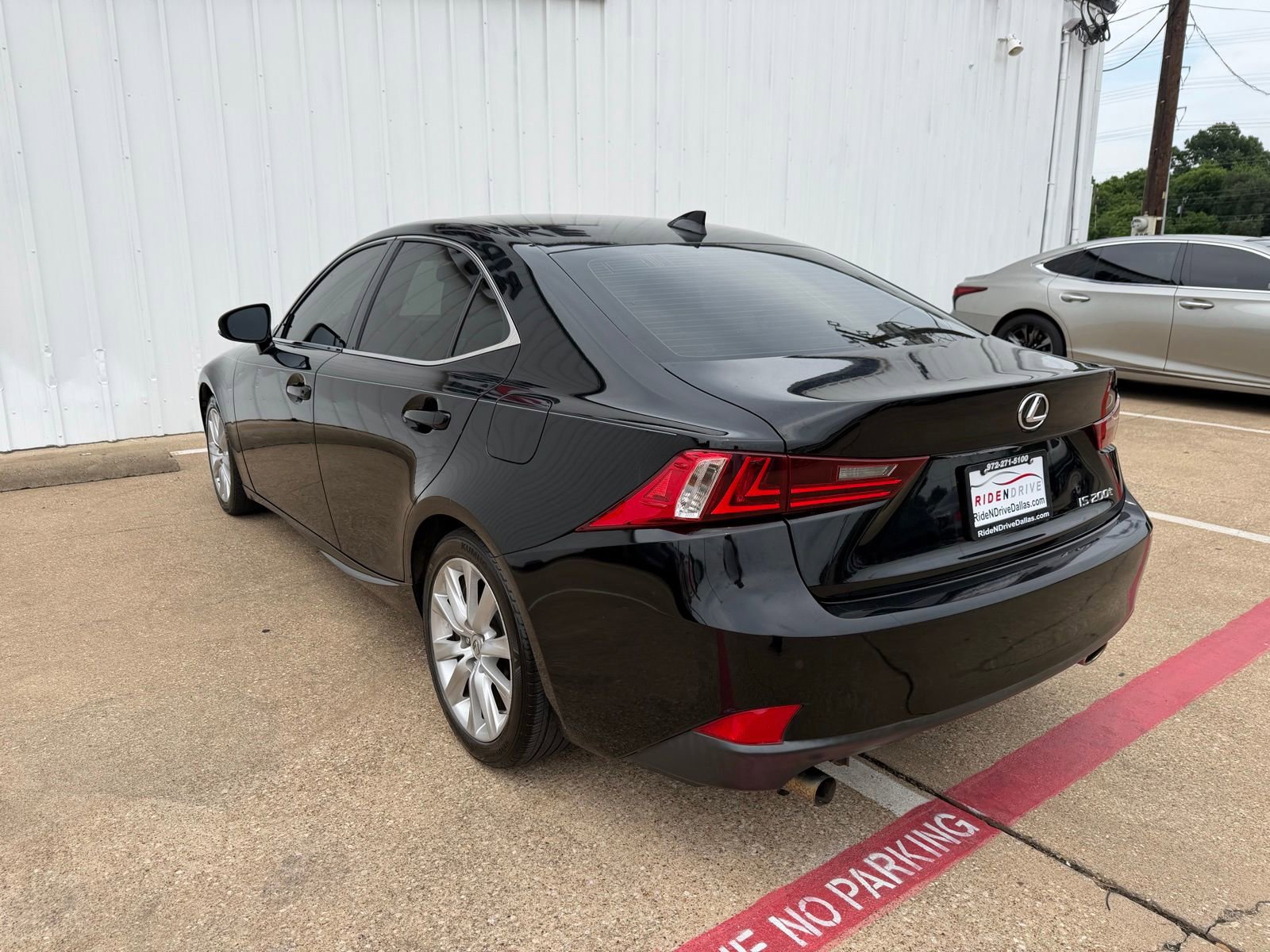Used 2016 Lexus IS 200t RWD image 4