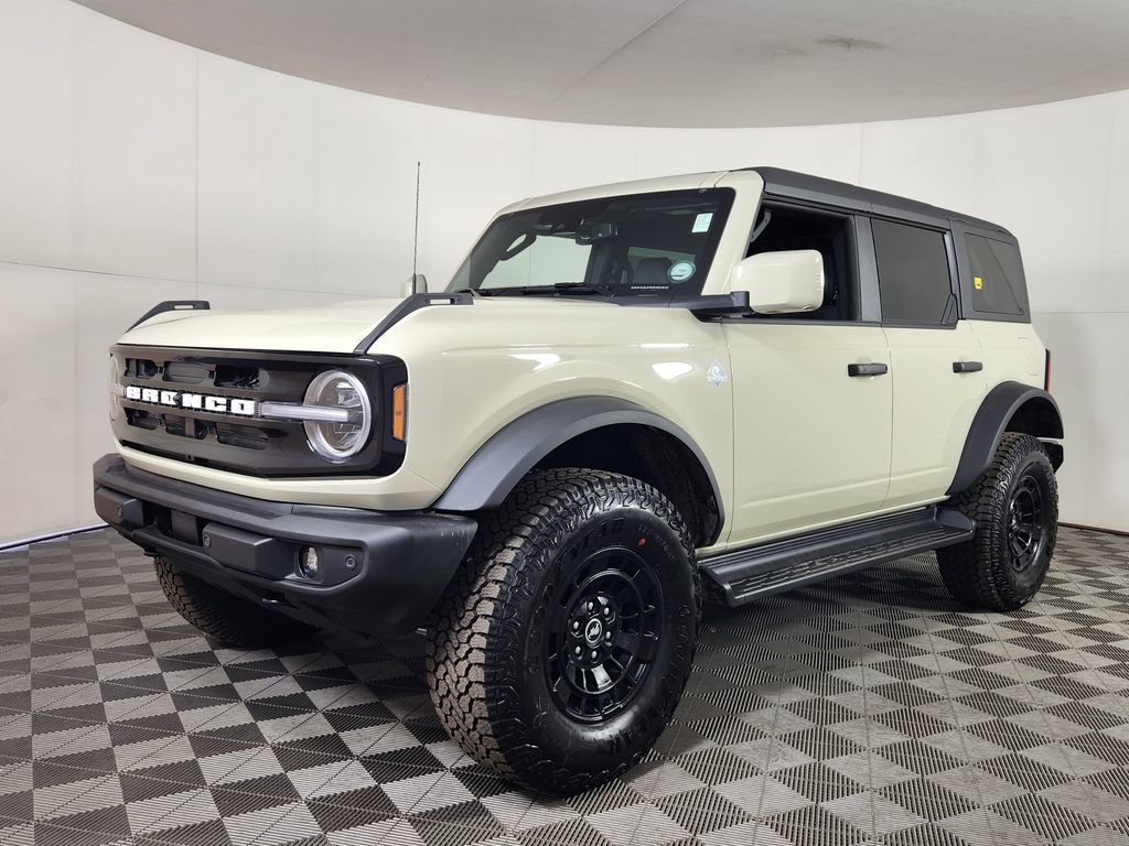 New 2026 Ford Bronco Outer Banks w/ Sasquatch Package AWD/4WD image 3