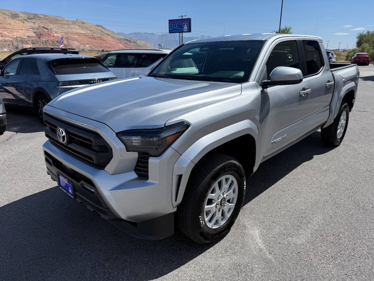 Used 2025 Toyota Tacoma SR5 AWD/4WD image 2