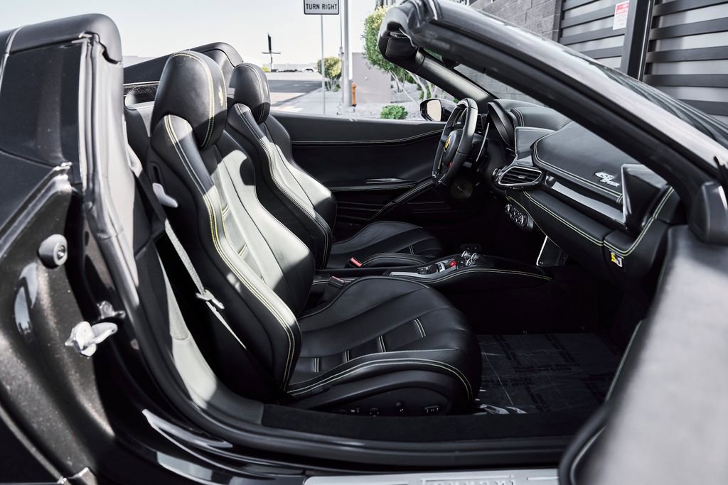 Used 2015 Ferrari 458 Spider RWD image 34