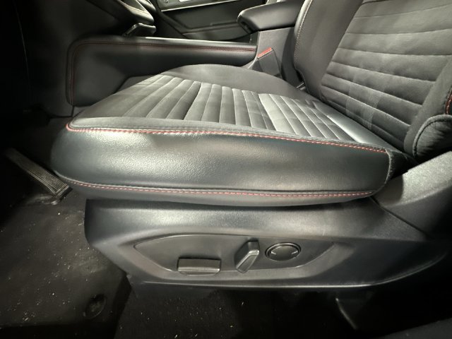 Used 2025 Ford Explorer ST-Line AWD/4WD image 18