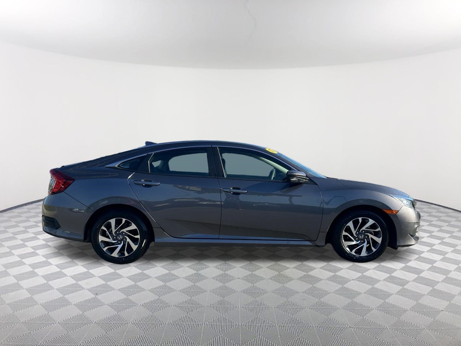 Used 2017 Honda Civic EX image 4