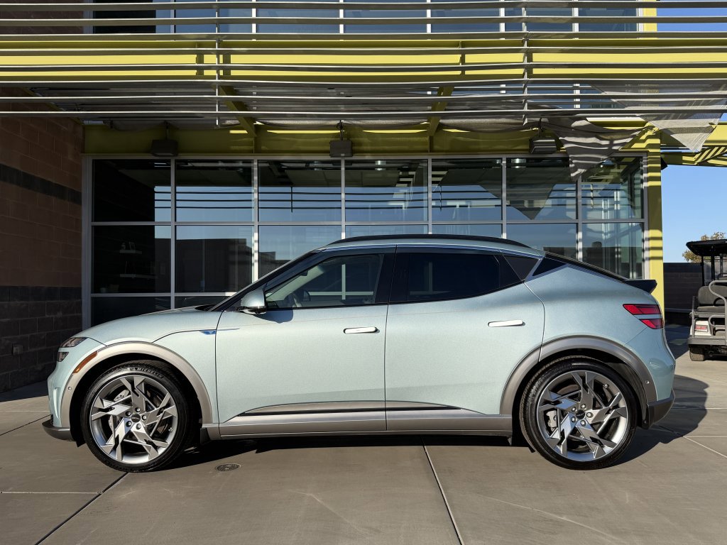 Used 2023 Genesis GV60 Performance image 7