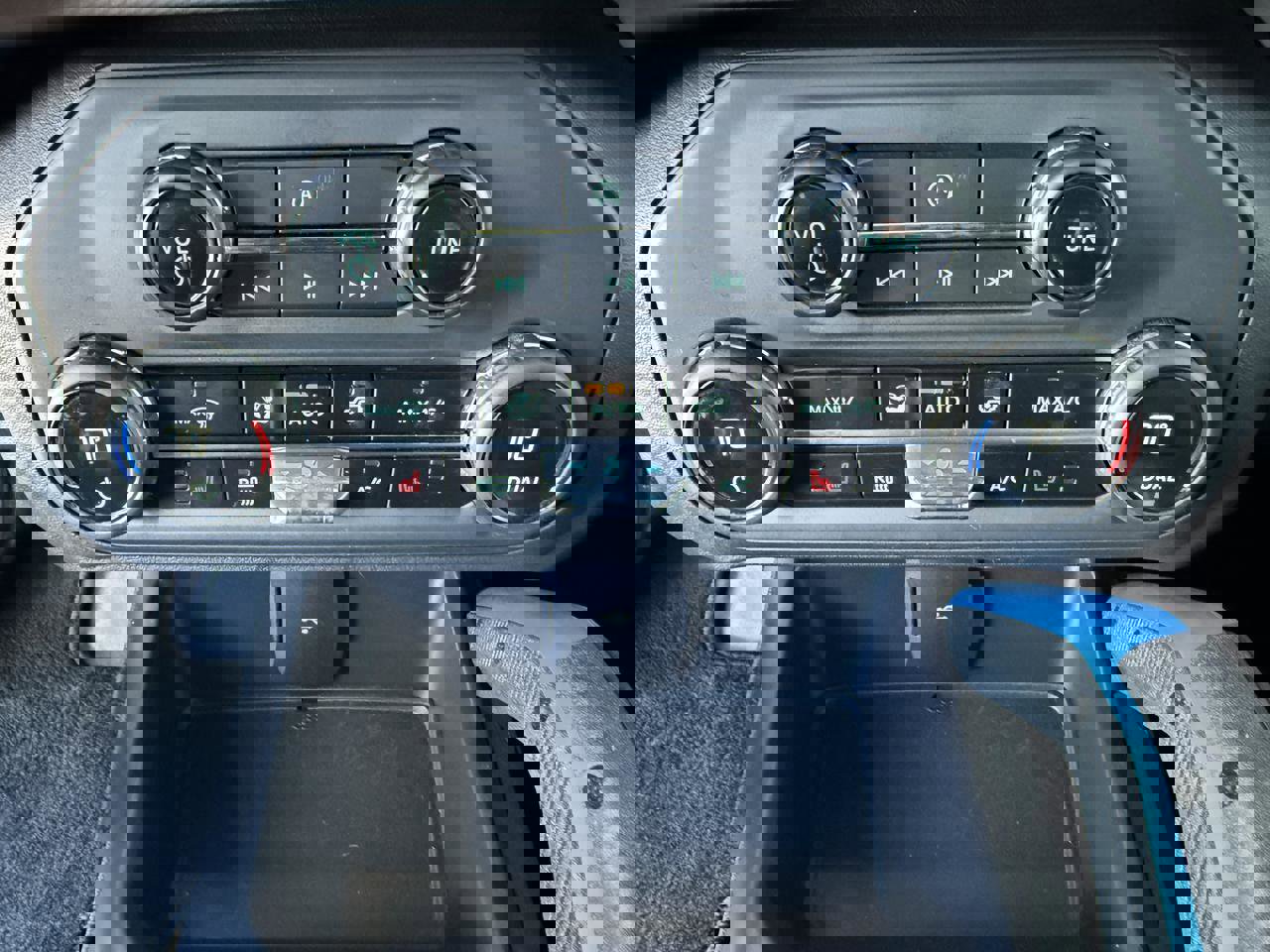 Used 2024 Ford Bronco Black Diamond image 24