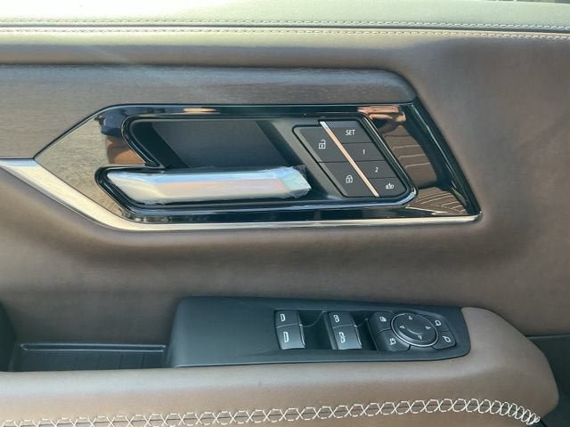 New 2026 GMC Yukon Denali Ultimate AWD/4WD image 5