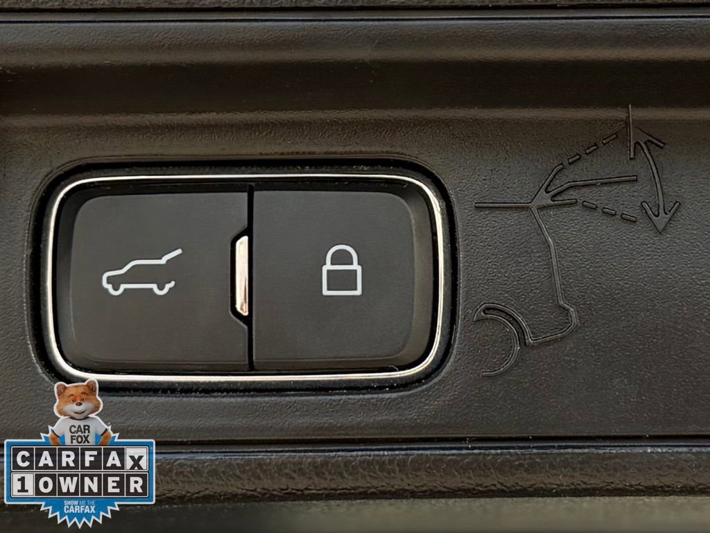 Used 2021 Ford Explorer XLT image 27