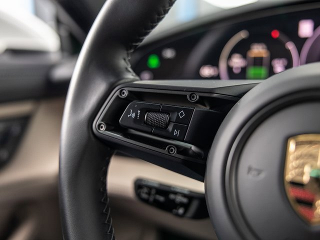 New 2025 Porsche Taycan image 29