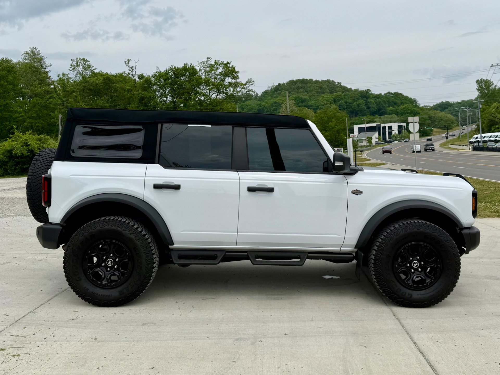 Used 2023 Ford Bronco Wildtrak AWD/4WD image 7