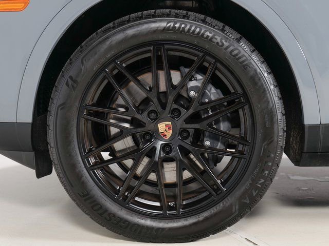 Certified 2026 Porsche Cayenne Coupe AWD/4WD image 35