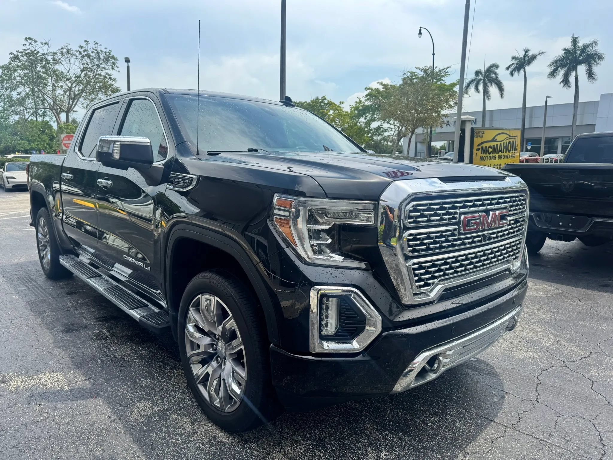 Used 2020 GMC Sierra 1500 Denali w/ Technology Package AWD/4WD image 3