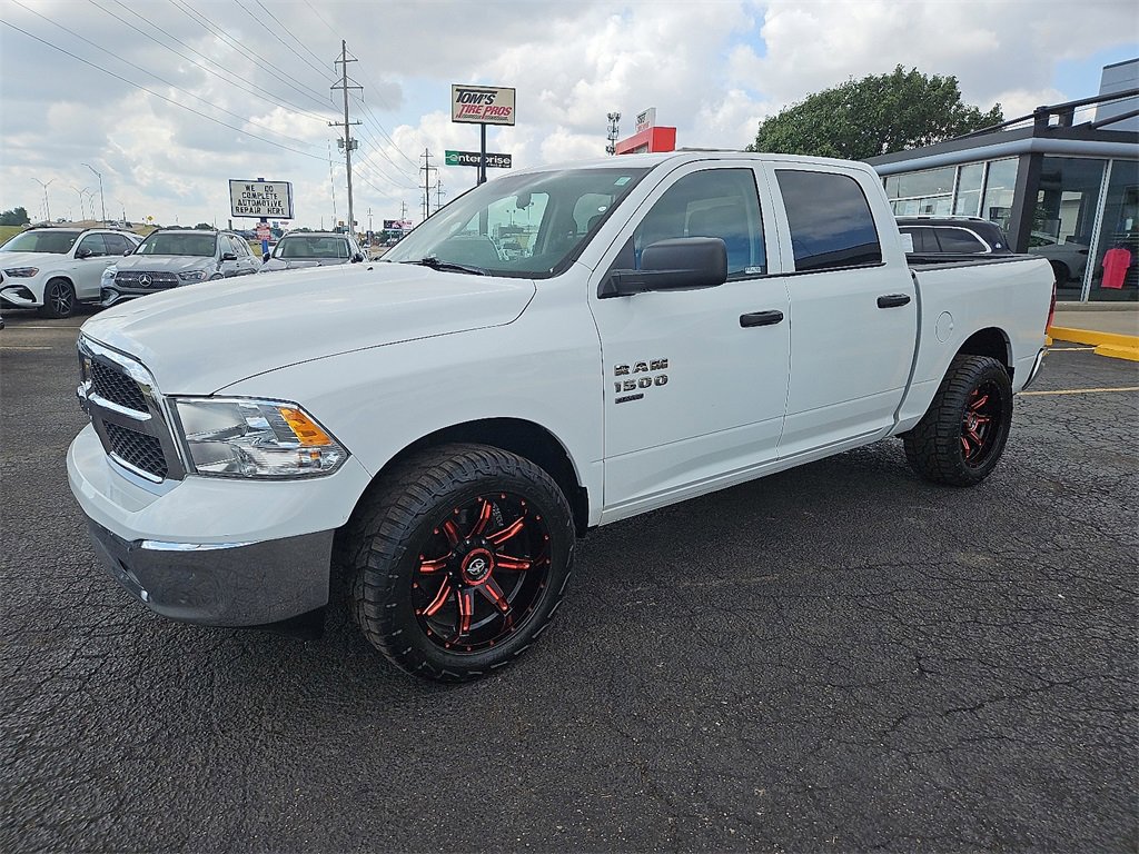 Used 2022 RAM 1500 Classic SLT image 2