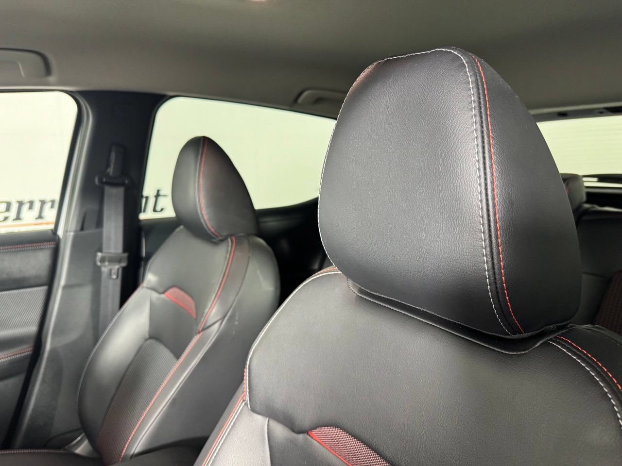 Used 2025 Nissan Kicks SR FWD image 10
