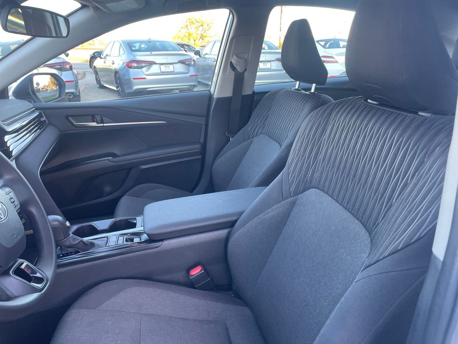 Used 2025 Toyota Camry LE image 27