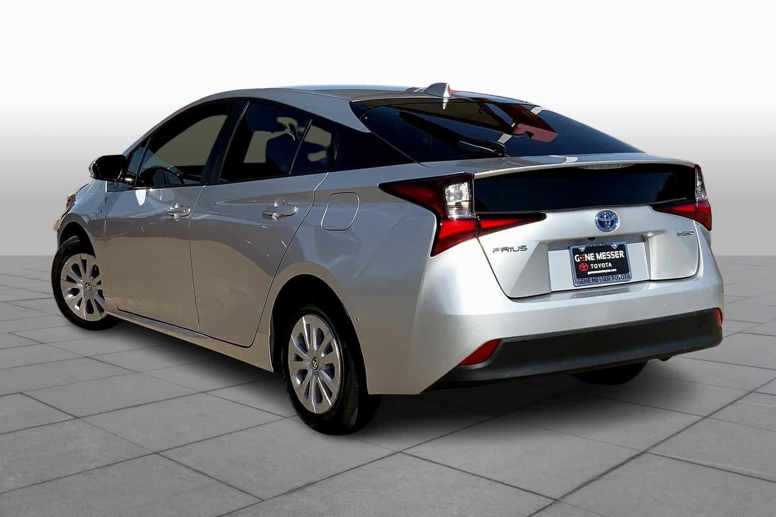 Used 2020 Toyota Prius LE FWD image 11