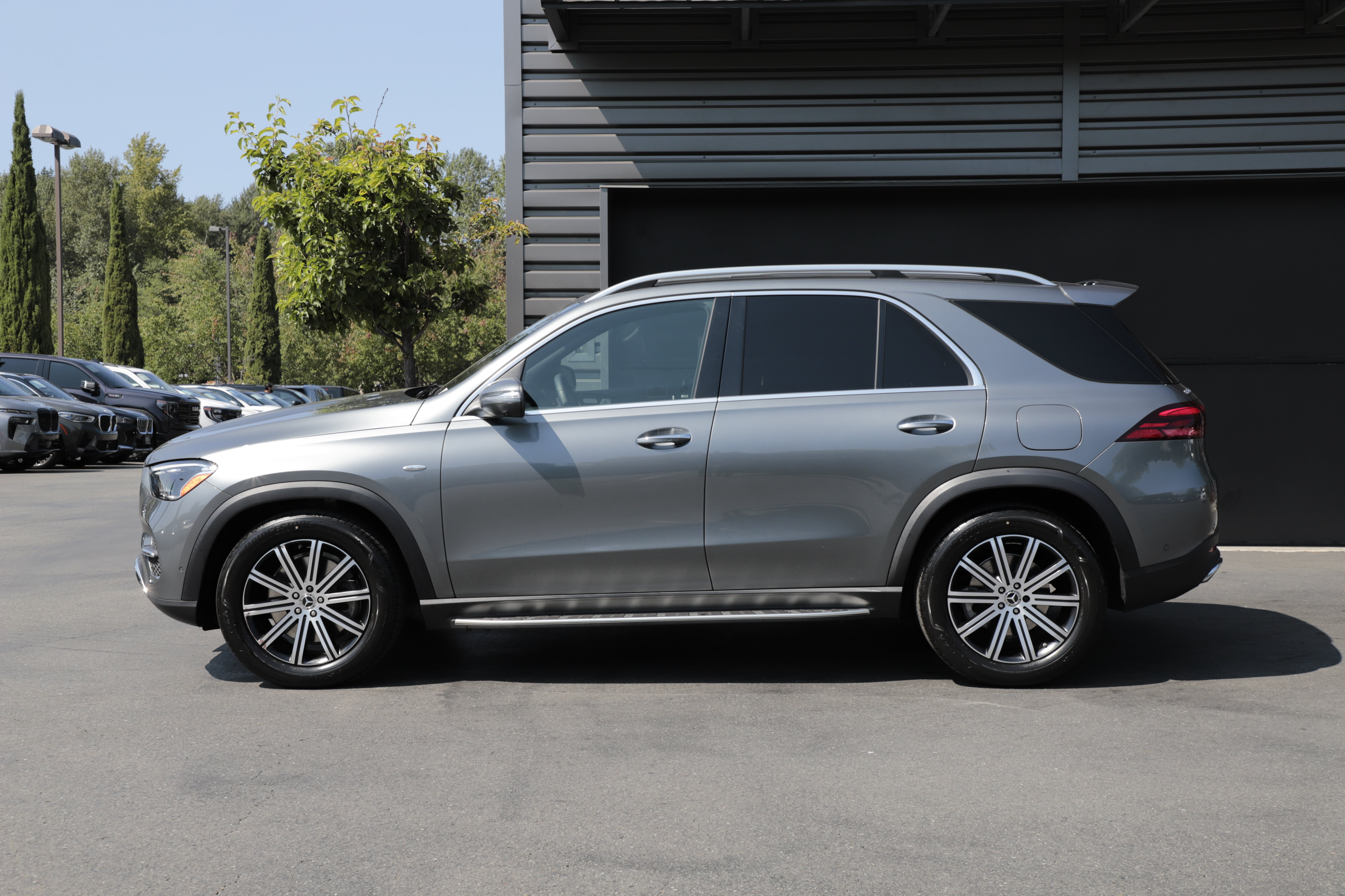 Used 2025 Mercedes-Benz GLE 450e 4MATIC image 5