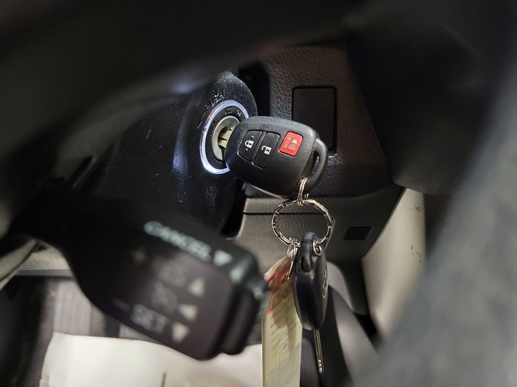 Used 2015 Toyota RAV4 LE image 15